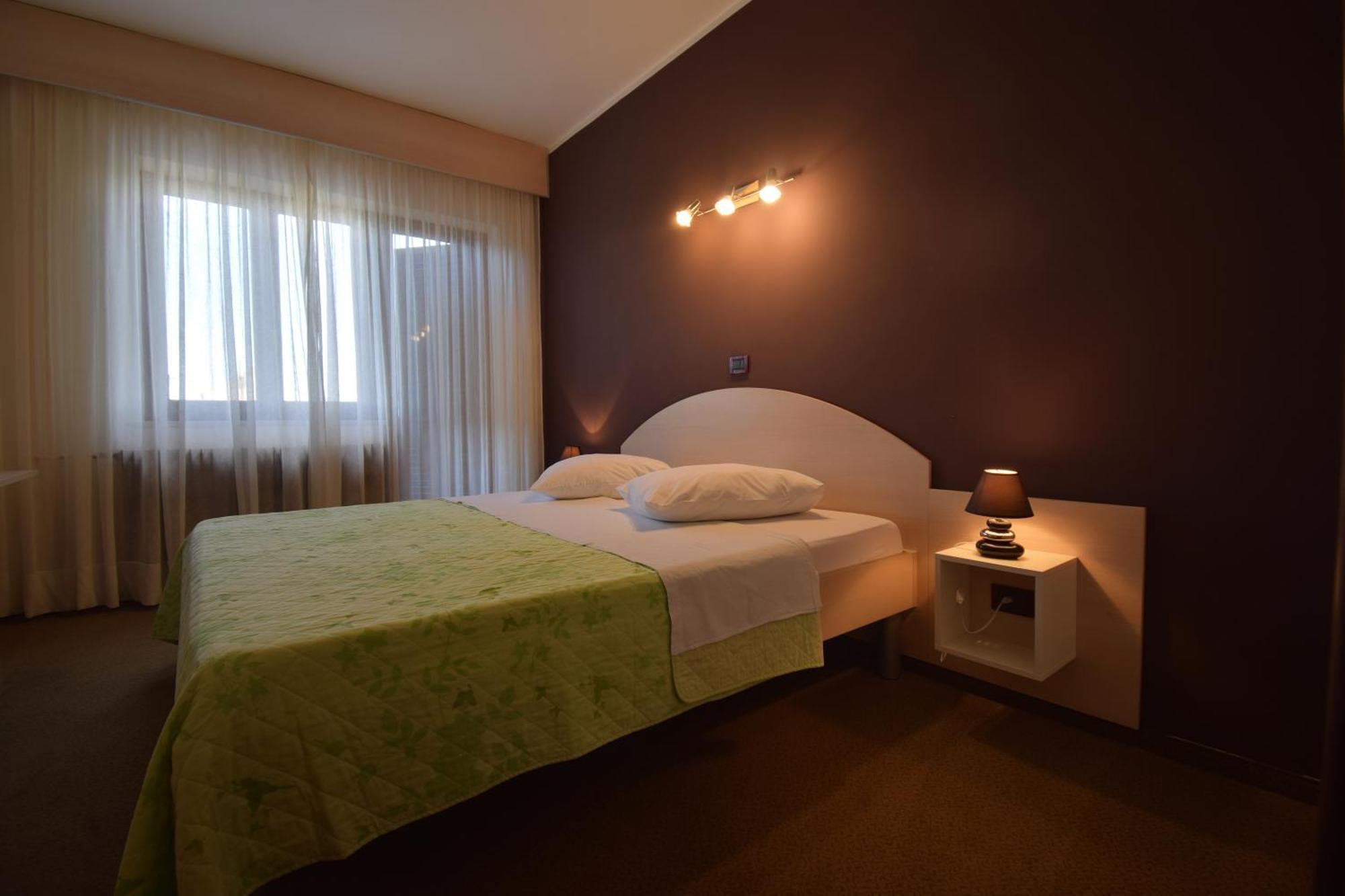 Hotel Zephyr - Plovanija Buje Extérieur photo